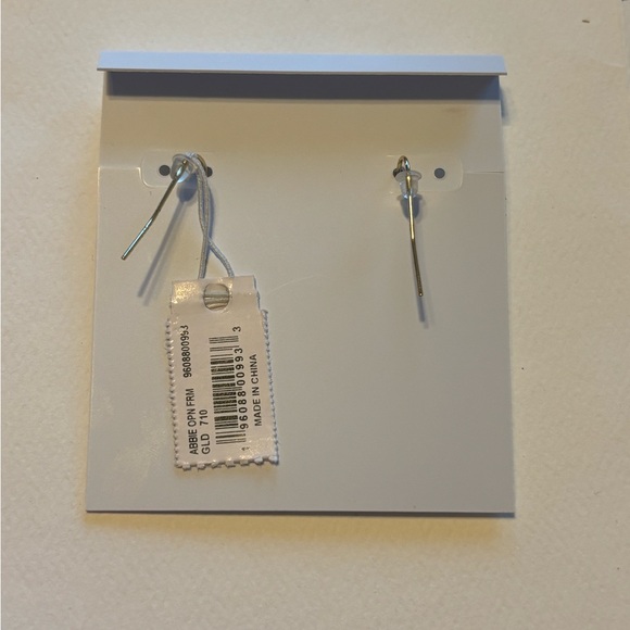 NWT Kendra Scott Elongated Abbie Open Fram Gold Earrings - Picture 4 of 4